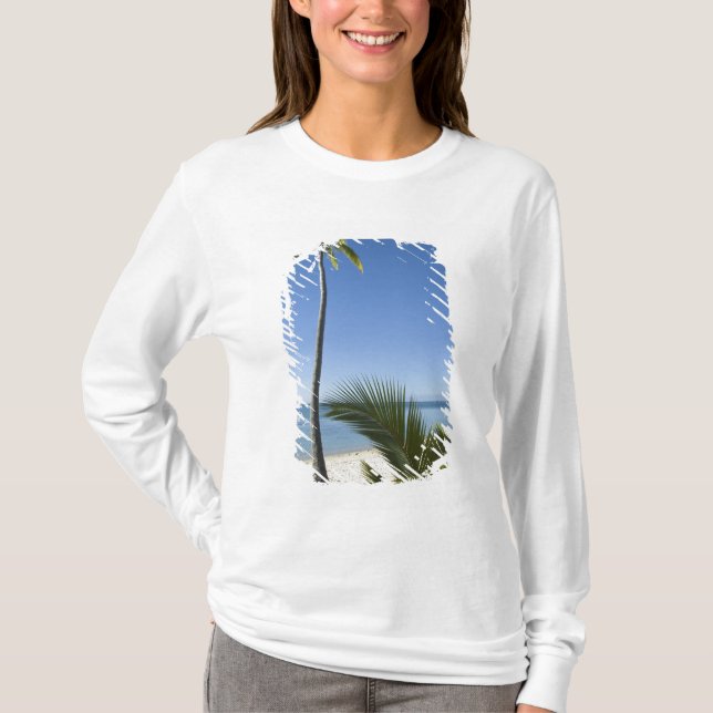 Strand auf dem Festland Aitutaki, Cookinseln T-Shirt (Vorderseite)
