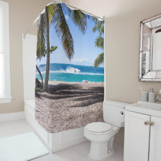 Strand in einem sonnigen Kissen Duschvorhang