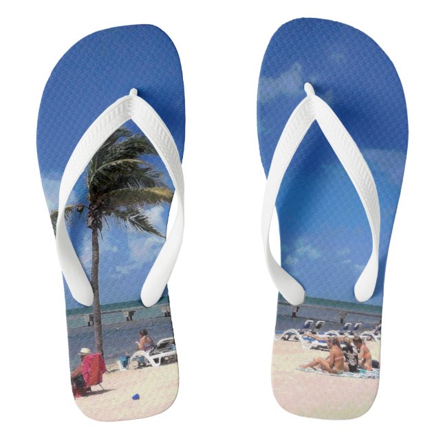 Strand mit Coconut Palm Flip Flops (Fußbett)