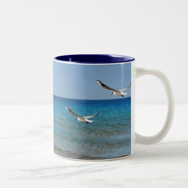 Strand und Möwen Zweifarbige Tasse (Rechts)