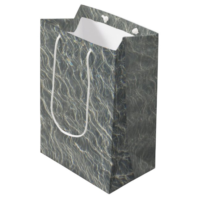 Strand Wasser Ripples & Sand Mittlere Geschenktüte (Vorderseite Schrägansicht)