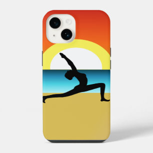 Strand-Yoga-Frau in der Krieger-Pose iPhone Hülle