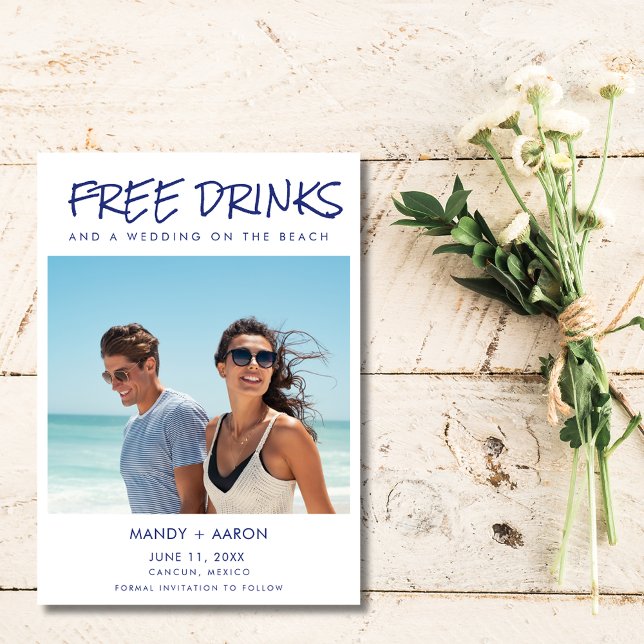 Strandfreie Drinks Foto Hochzeit in Urlaubsort Save The Date (Beachy Free Drinks Photo Destination Wedding Save The Date)