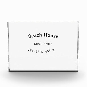 Strandhaus. Datum Jahr benutzerdefinierte Koordina Fotoblock