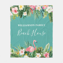 Strandhaus mit tropischen Flora Fleecedecke