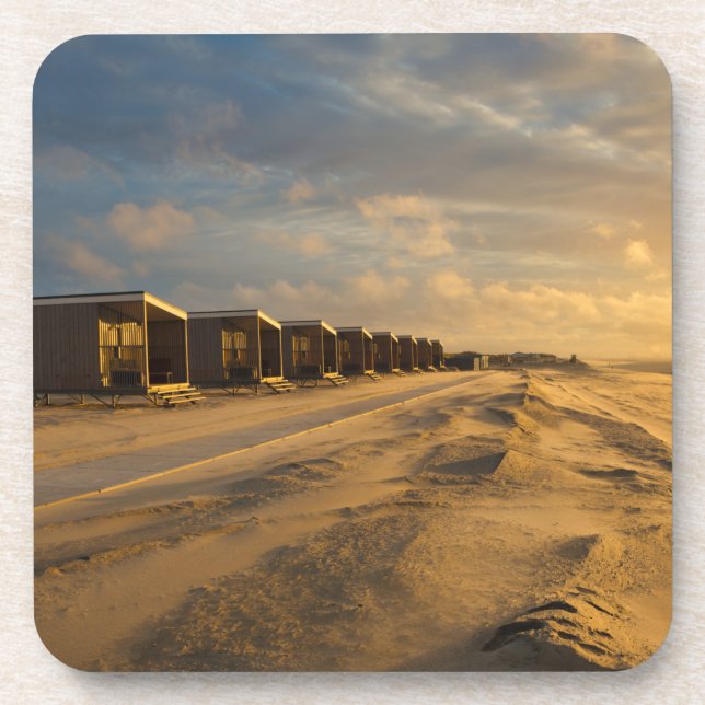 Strandhütten bei Sonnenuntergang an der niederländ Getränkeuntersetzer (Vorderseite)
