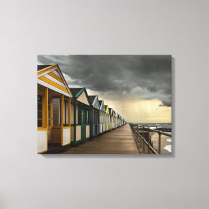 Strandhütten in einem Sommersturm   Southwold Leinwanddruck