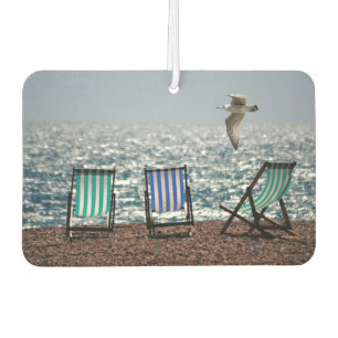 Strandliegestühle und Möwe Autolufterfrischer