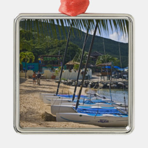 Strandseite im Leverick Bay Resort & Marina, Silbernes Ornament