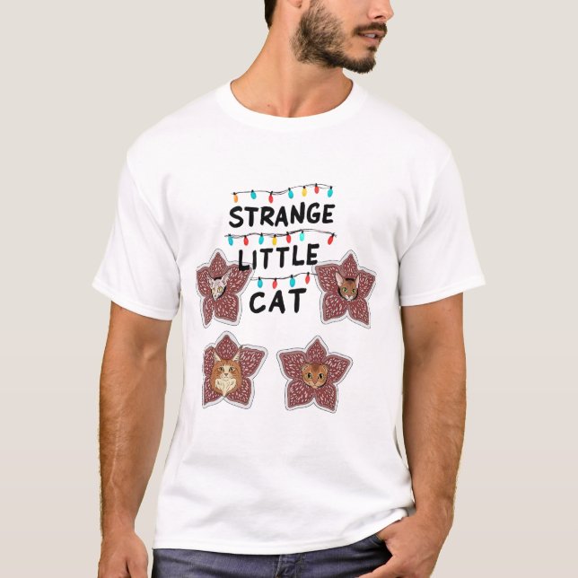 Strange Little Cat - Cute Cats in Flower Design T-Shirt (Vorderseite)