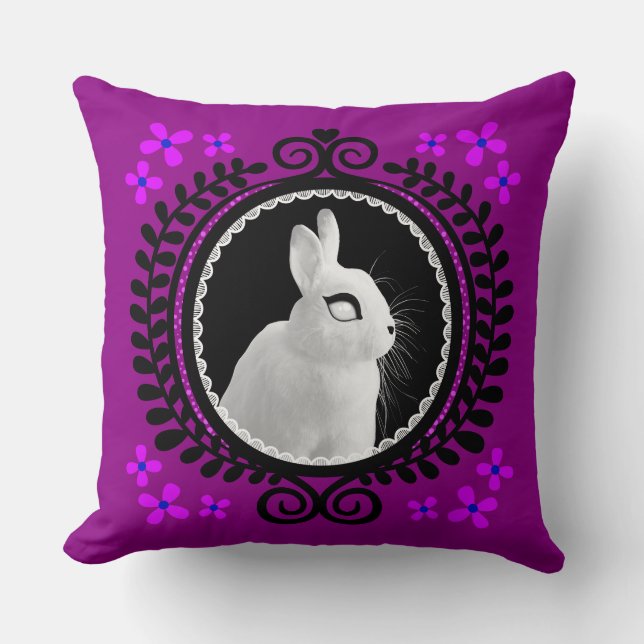 Strange White Bunny: Magenta, Black & Blue Kissen (Vorderseite)