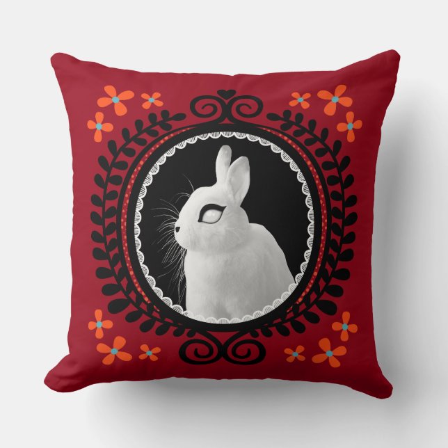 Strange White Bunny: Red, Black, Teal, & Orange Kissen (Vorderseite)