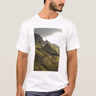 Straße, die die Quiraing, die Insel Skye, T-Shirt