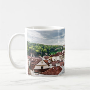 Straße im Stadtzentrum von Prag Kaffeetasse
