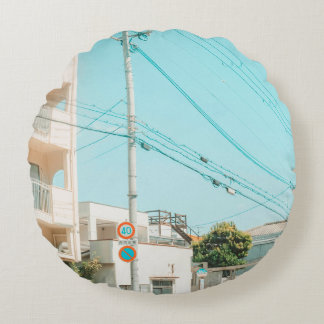 STRASSE IN DER NÄHE RUNDES KISSEN