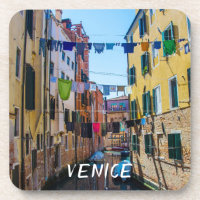 Straße in Venedig mit Wäsche waschen Kleider Itali