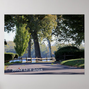 Straße neben dem Delaware River Poster