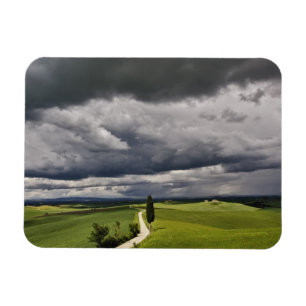 Straße und Gewitterwolken, ländliche Region Toskan Magnet