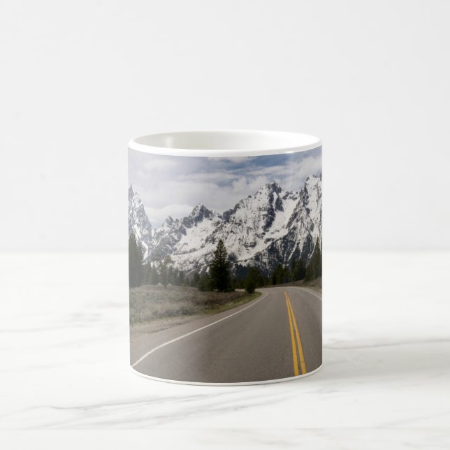 Straße zur Teton-Gebirgskette Kaffeetasse (Mittel)