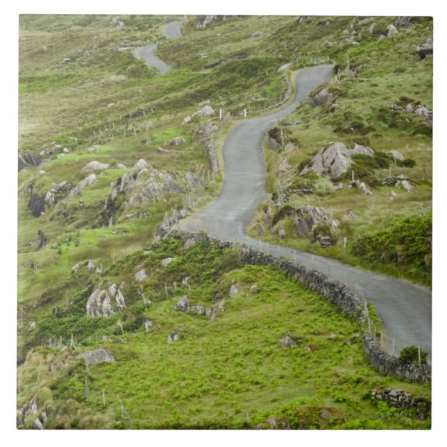 Straße zwischen Ballaghacahreen und Caherkeen. Fliese (Vorderseite)