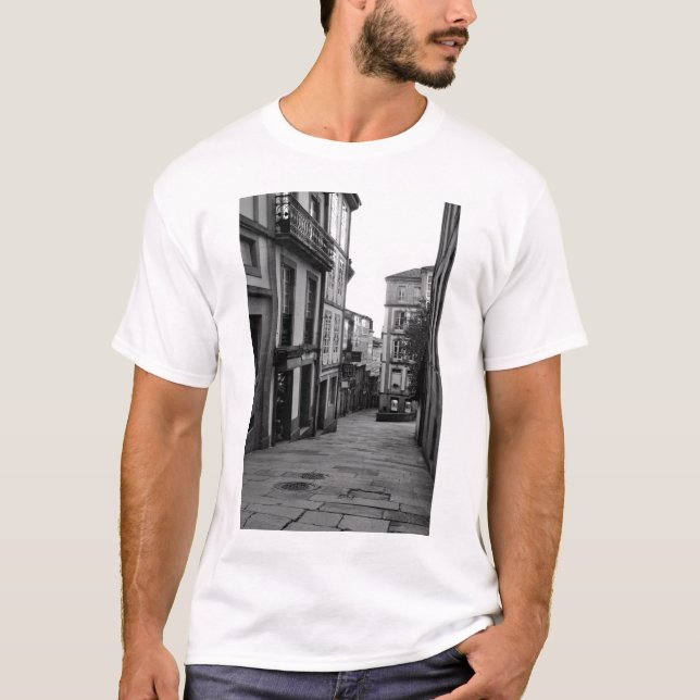 Straßen von Compostela T-Shirt (Vorderseite)