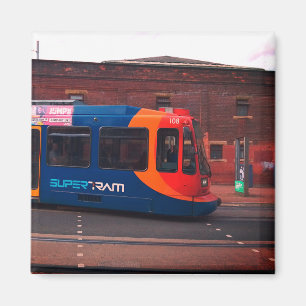Straßenbahn in der Straße Magnet