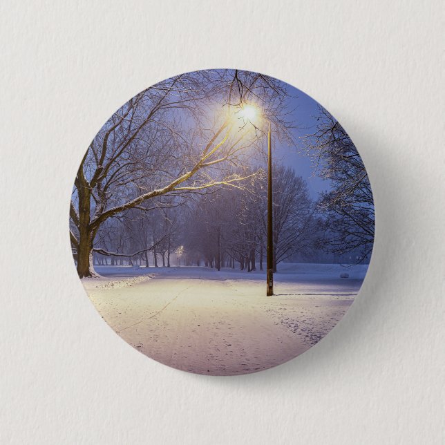Straßenbeleuchtung und Schneebäume Button (Vorderseite)