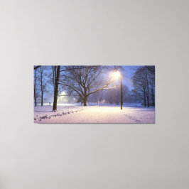 Straßenbeleuchtung und Schneebäume Leinwanddruck
