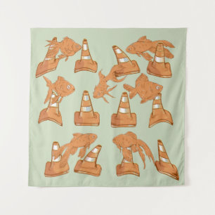 Straßencones und orangefarbener Goldfisch Wandteppich