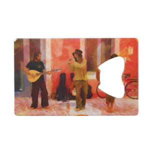 Straßenmusiker spielen Gitarre Mandolin und Flute Geldbeutel Flaschenöffner