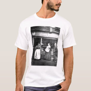 Straßenszene in viktorianischem London T-Shirt
