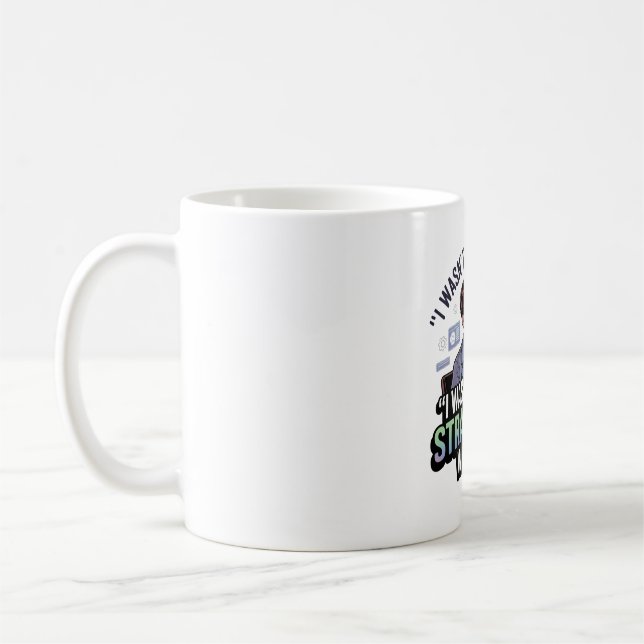 Strategisch mit KI - Funny Daydreaming Slogan Kaffeetasse (Links)