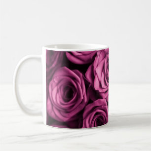 Strauß lila Rosen, Blumen floraler Hintergrund Kaffeetasse
