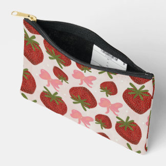 Strawberries and Bows Pouch Zubehörtasche