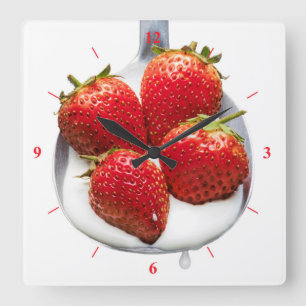 Strawberries and Cream Quadratische Wanduhr