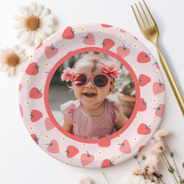 Strawberry 1st Birthday Party Berry First Photo Pappteller (Strawberry 1st Birthday Party Berry First Photo Paper Plates)