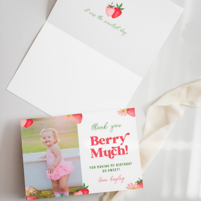 Strawberry and Daisy Pastel Foto Girls Geburtstag Dankeskarte (Von Creator hochgeladen)