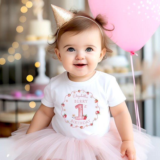 Strawberry Berry First Birthday Baby Baby T-shirt (Von Creator hochgeladen)