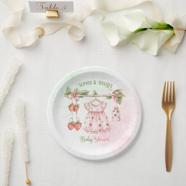 Strawberry Berry Girl Baby Shower Pappteller (Hochzeit)