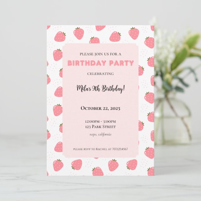 Strawberry Birthday Einladung (Stehend Vorderseite)