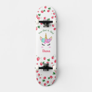 Strawberry Einicorn Skateboard mit Namen