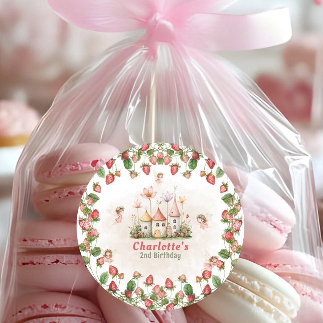 Strawberry enchanted fairy garden birthday  runder aufkleber (Von Creator hochgeladen)