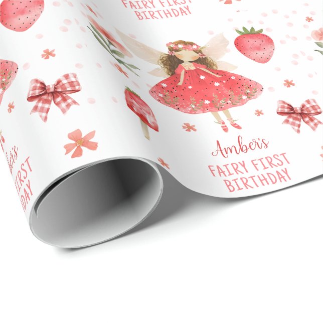 Strawberry Fairy First Birthday Geschenkpapier (Rolleneckpunkt)