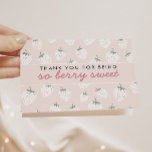 Strawberry Fields Berry Sweet Pink Dankeskarte<br><div class="desc">Diese unglaublich hübsche pastellrosa "berry sweet" gefaltet dank Ihrer Karte ist voll farblich anpassbar und kann personalisiert sein,  um Ihre Sommerdusche oder Geburtstagsfeier zu passen!</div>