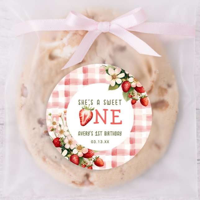Strawberry First Birthday Party Berry Runder Aufkleber (Von Creator hochgeladen)