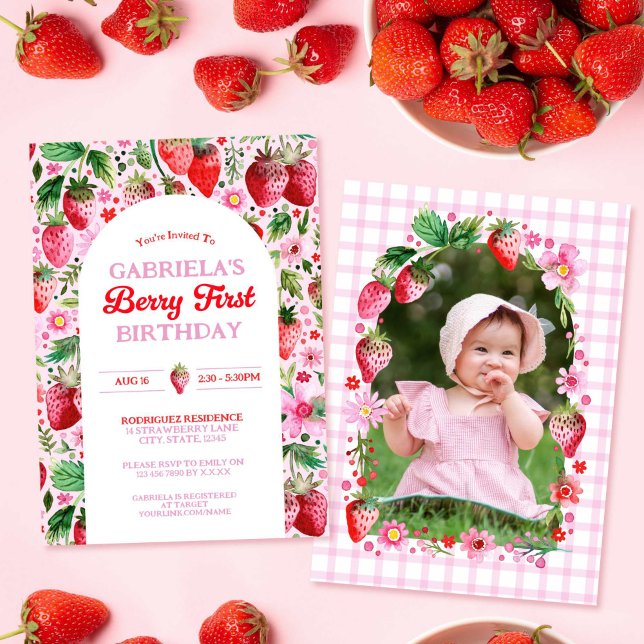 Strawberry Girl Berry 1. Geburtstag Pink Foto Einladung (Strawberry Girl Berry 1st Birthday Photo Invitation)