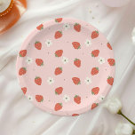 Strawberry Girls Geburtstag | Pappteller<br><div class="desc">Dieses individuell gestaltbare Papier zeichnet sich durch einen schönen Erdbeerhintergrund im Frühjahr und Sommer aus.</div>
