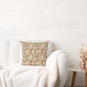 Strawberry Patch Pillow Kissen