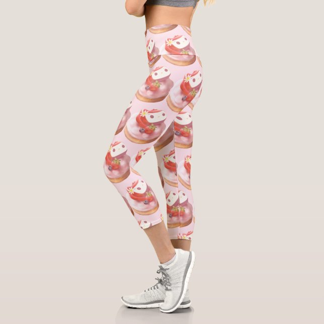 Strawberry Tart Illustration Capri Leggings (Links)