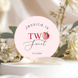 Strawberry, zwei Geburtstagsparty Runder Aufkleber